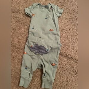 Carters two piece set. Green. New born